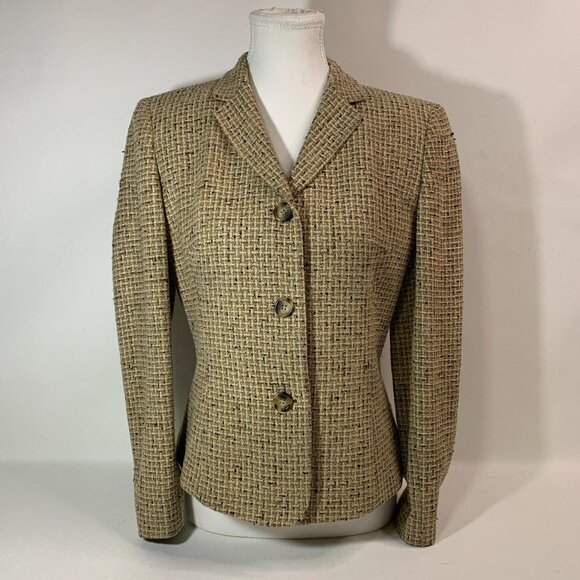 Elevate your wardrobe with this - Picture 1 of 8